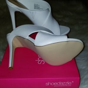 shoedazzle wide width shoes